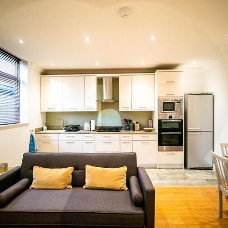 Stay With Serena Homes , One Bedroom Apartment Purley Eksteriør bilde