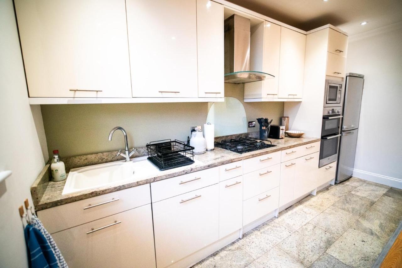 Stay With Serena Homes , One Bedroom Apartment Purley Eksteriør bilde