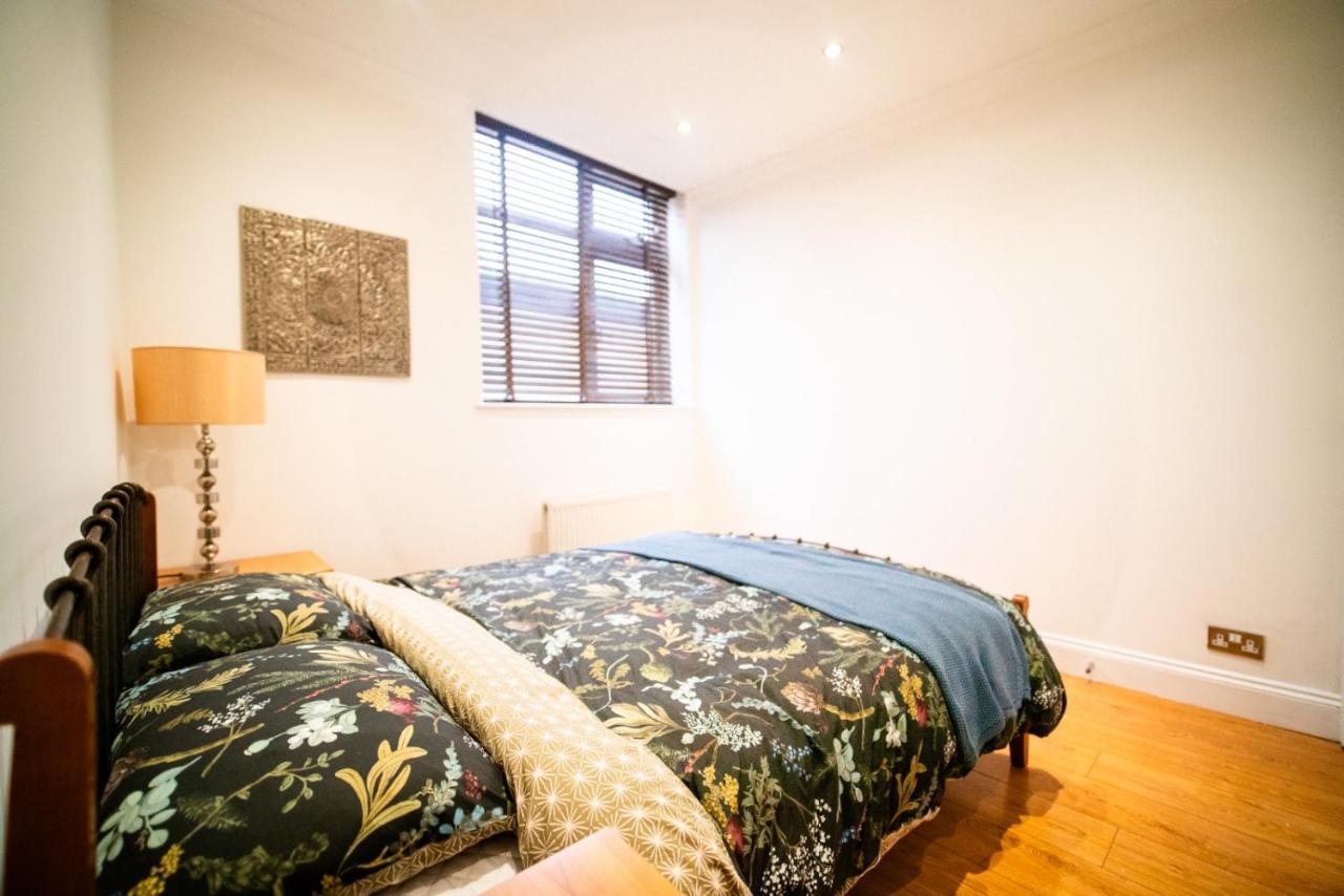 Stay With Serena Homes , One Bedroom Apartment Purley Eksteriør bilde