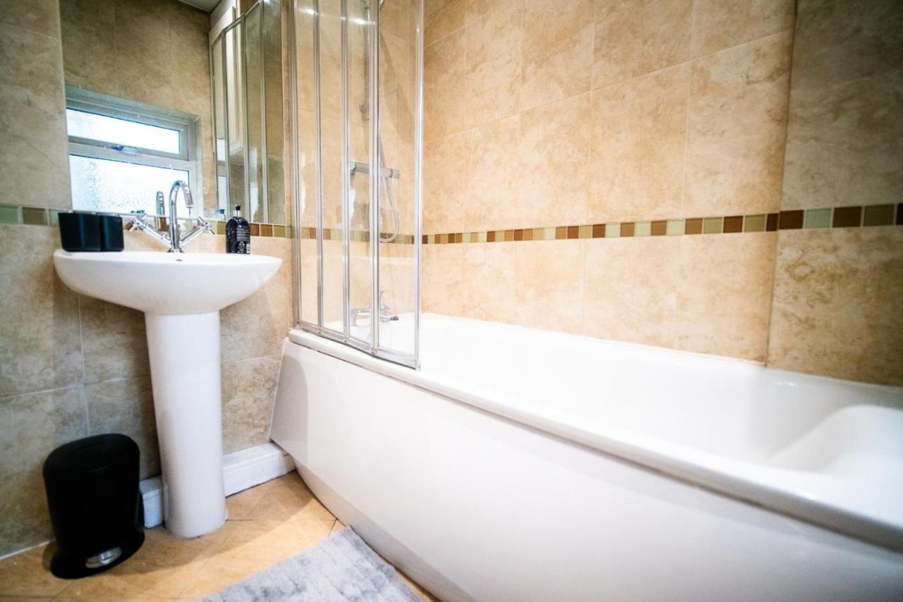 Stay With Serena Homes , One Bedroom Apartment Purley Eksteriør bilde