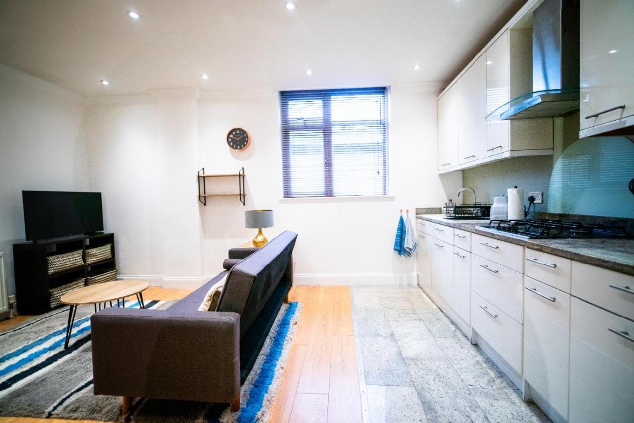 Stay With Serena Homes , One Bedroom Apartment Purley Eksteriør bilde